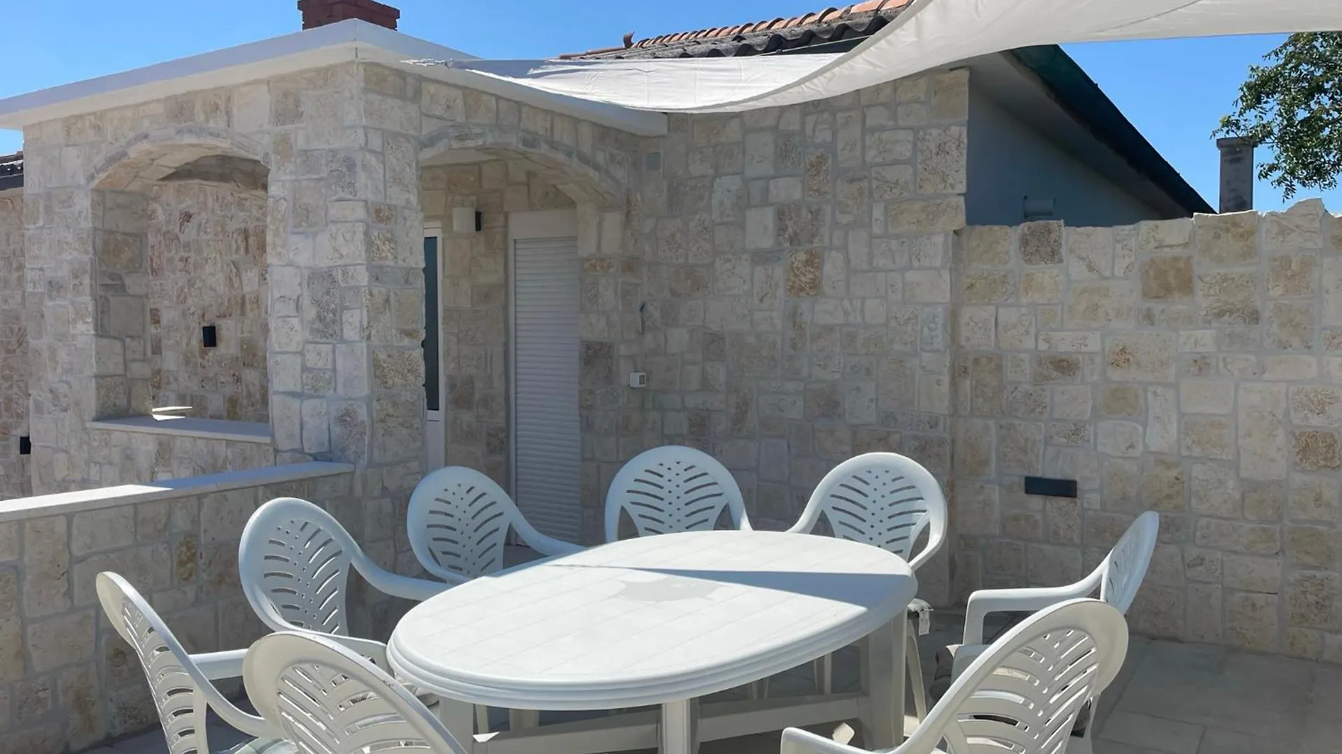 דירות פובליאנה Stonehouse-Pag