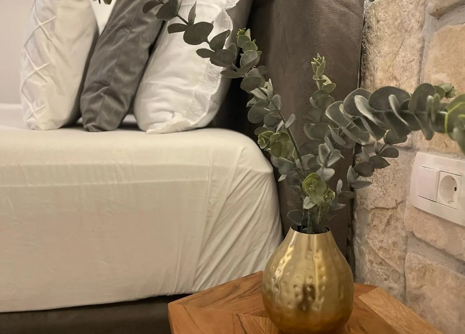 דירות פובליאנה Stonehouse-Pag
